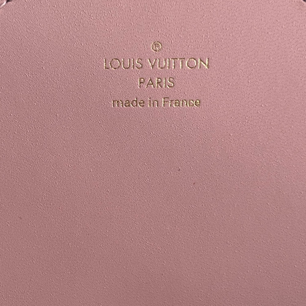 Louis Vuitton clutch soft pink interior - Picture 5 of 10